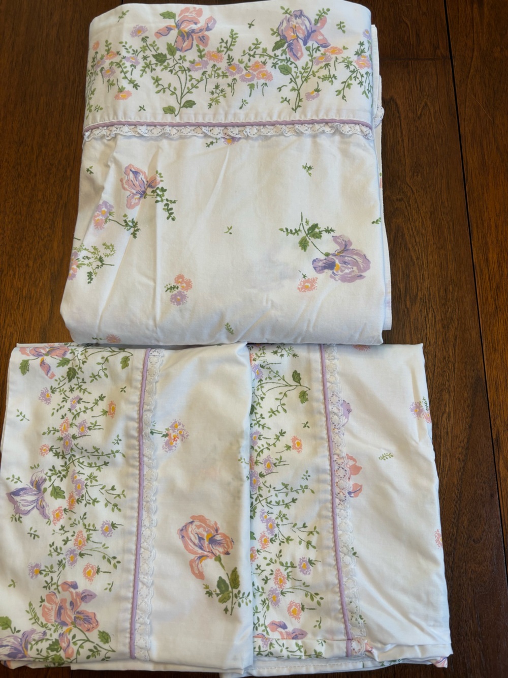 Utica Floral Lavender and Peach Queen size sheet with 2 matching Pillow Cases